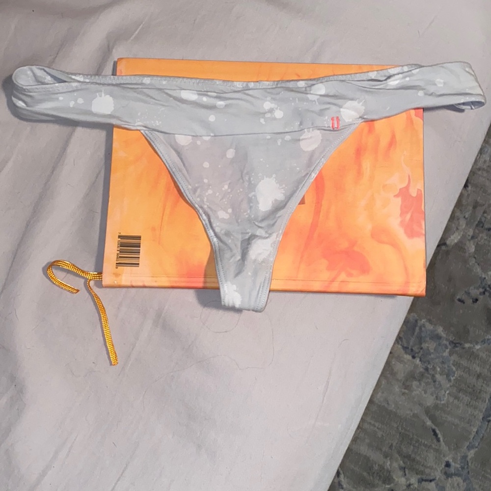 Stance thong
